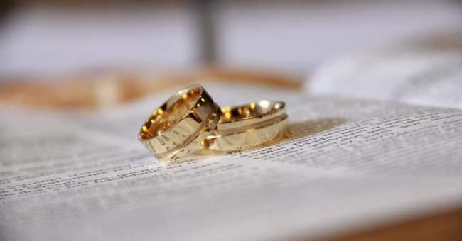 wedding rings letter